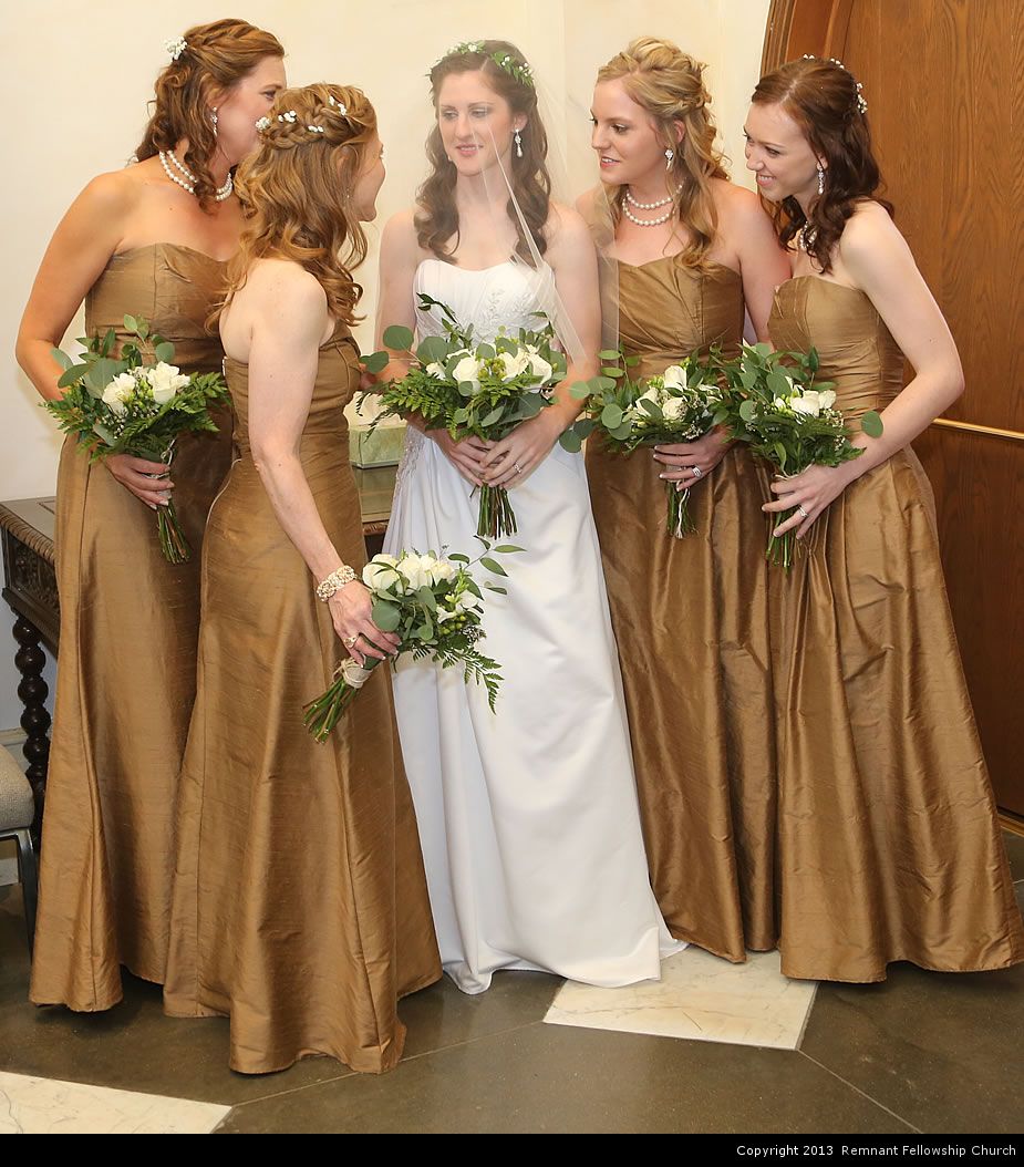 Parsons Summer Wedding - Bride with Bridesmaids