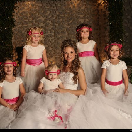 Homonnay Wedding - Bride with Flower Girls