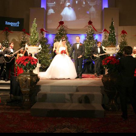 Winter Wedding Color Inspiration | Red and White
