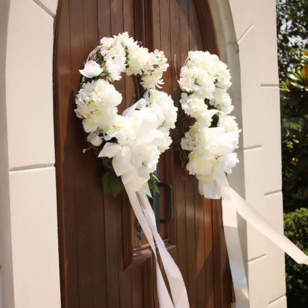 Summer Wedding Colors | Black and White Decorations | White Roses and Ribbon Door Decoration
