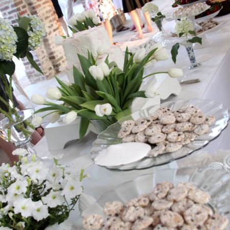 Summer Wedding Reception Food Table | Wedding Cookies