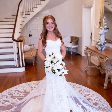 Mendl/Hayden Remnant Fellowship Wedding Lace Detail Mermaid Dress with Sweetheart Neckline