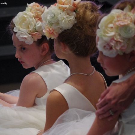 Peters Sroda flower girls