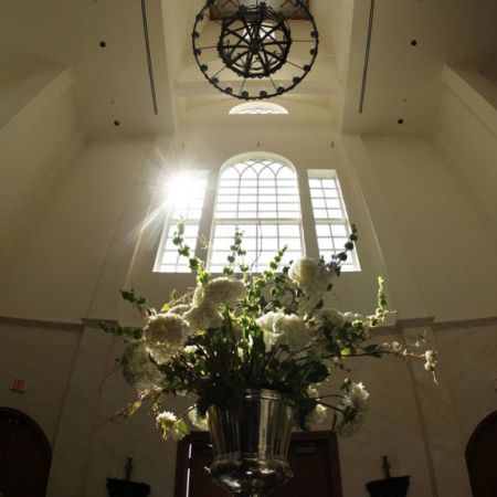 White Floral Wedding Arrangement