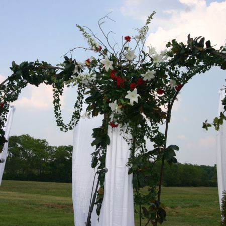 Summer Wedding Chuppah | White Paneling Linen and Red Roses